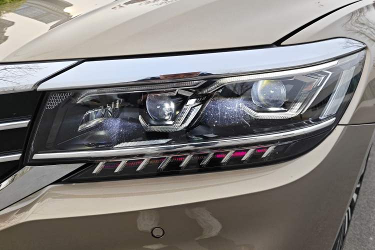 Used Volkswagen Passat 2020 330TSI Luxury Edition China VI