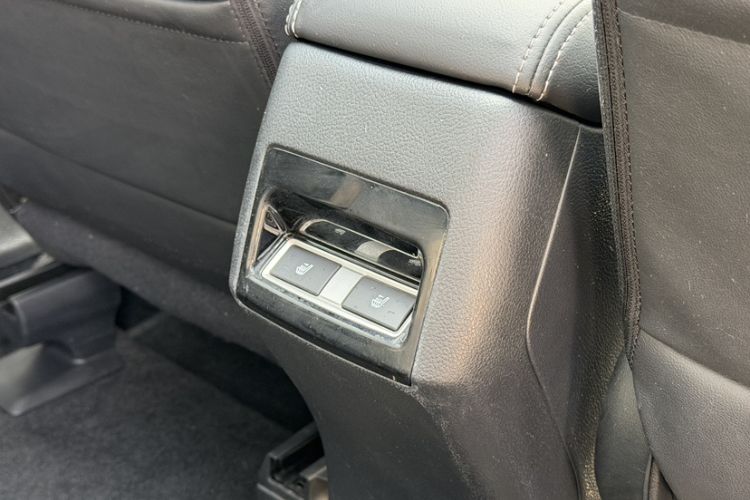 Used Subaru Forester 2016 2.5i Luxury Navigation Edition
