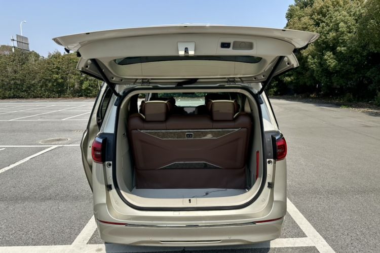 Used Buick GL8 2022 ES Landtrek 653T Comfort Edition