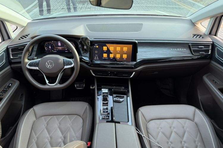 Used Volkswagen Viloran 2023 Revised 380TSI Prestige Edition