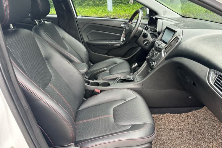 Used Chery Arrizo 5 2016 1.5L CVT Lingrui Edition Interior 4