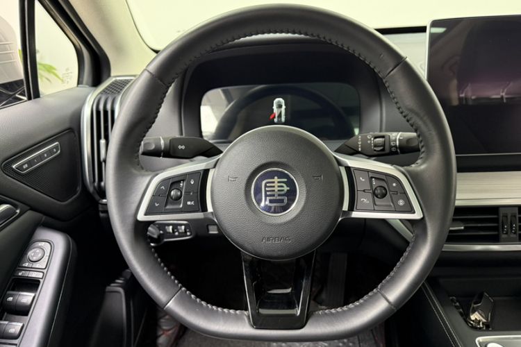 Used BYD Tang 2019 2.0T Automatic SmartConnect Luxury Version 5 Seats China VI Standard
