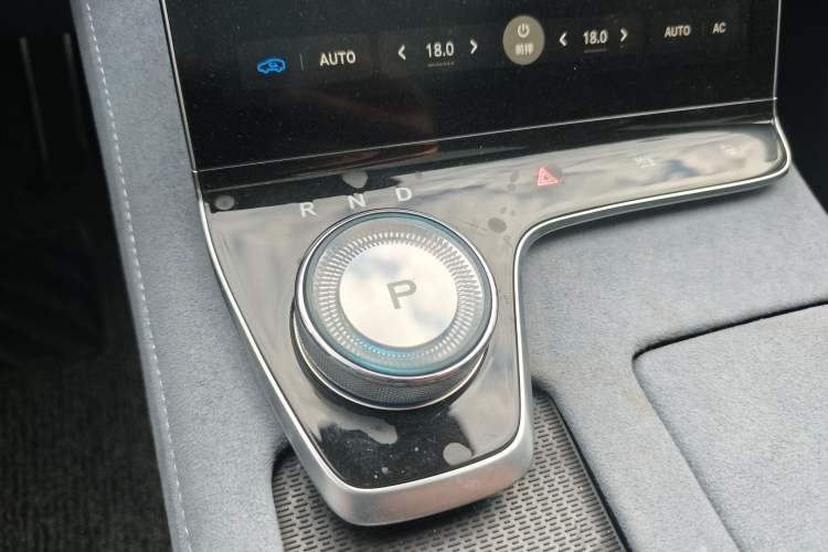 Used VOYAH PASSION 2023 Four-Wheel Drive Standard Edition
