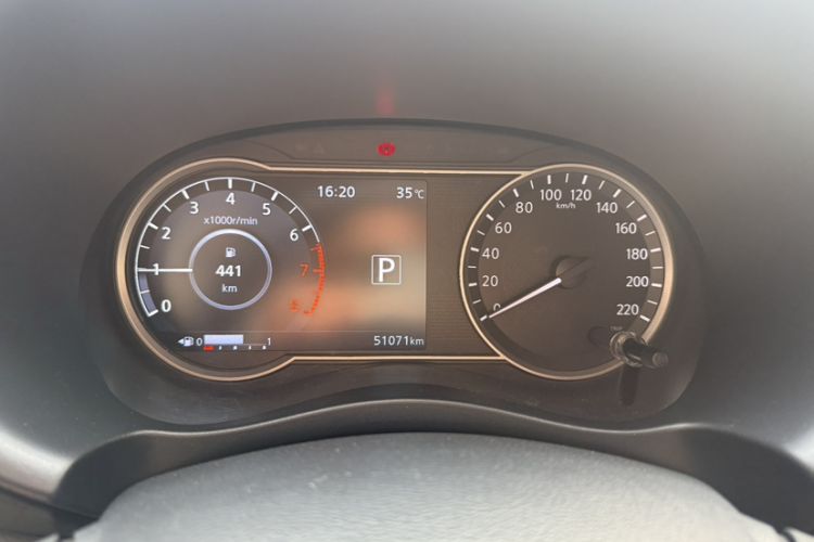 Used Nissan Kicks 2021 1.5L XV CVT Smart Connect Luxury Edition Odometer Close Up