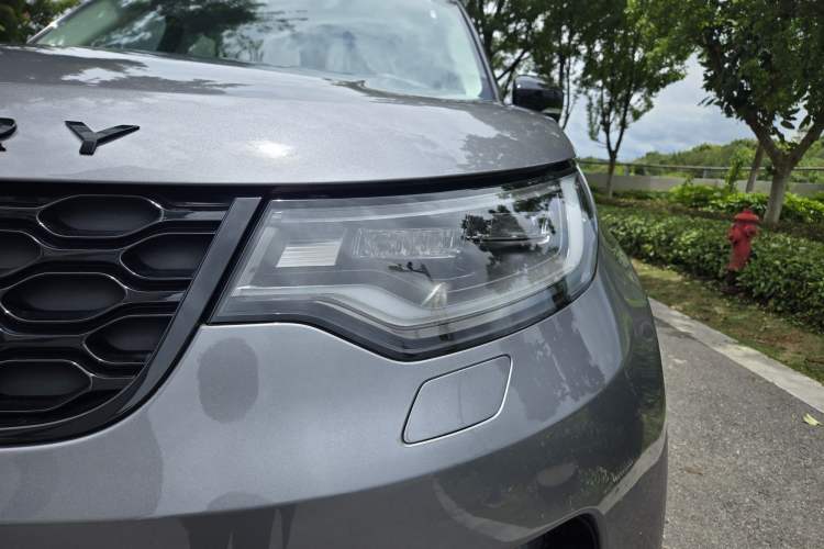 Used Land Rover Discovery 2023 Revised Version 360 PS R-Dynamic S