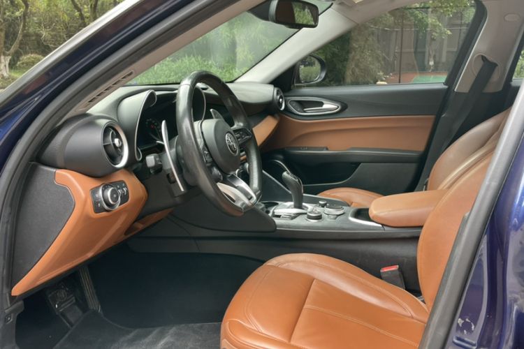 Used Alfa Romeo Giulia 2021 2.0T 280HP Luxury Edition