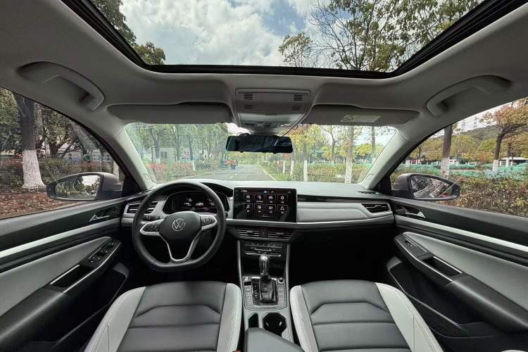 Used Volkswagen Bora 2024 300TSI DSG Prestige Edition Interior 3