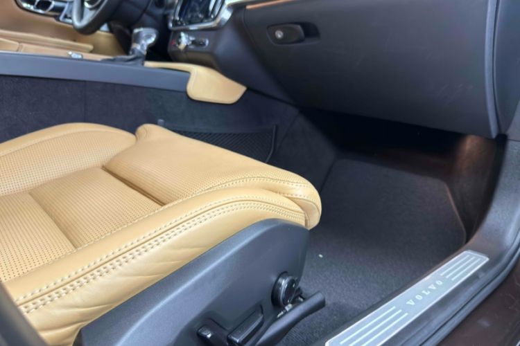 Used Volvo V90 2017 Cross Country T5 AWD Prestige Edition