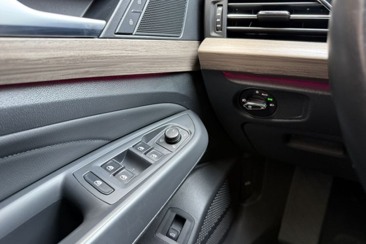 Used Volkswagen Passat 2020 330TSI Luxury Edition China VI Interior 2