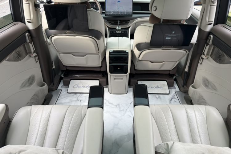 Used Denza D9 2024 DM-i 980 Four-Wheel Drive Flagship Model