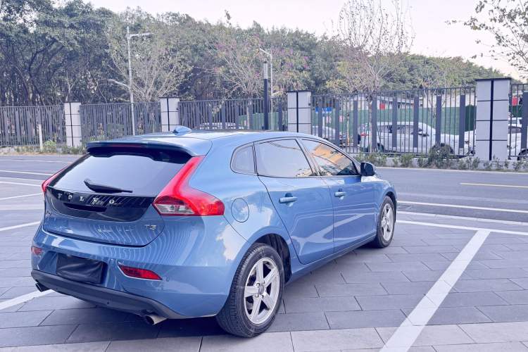 Used Volvo V40 2016 T3 Zhiyi Edition