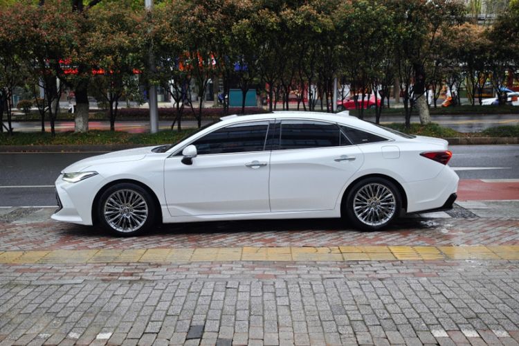 Used Toyota Avalon 2023 Dual-Engine 2.5L Luxury Edition Exterior 2