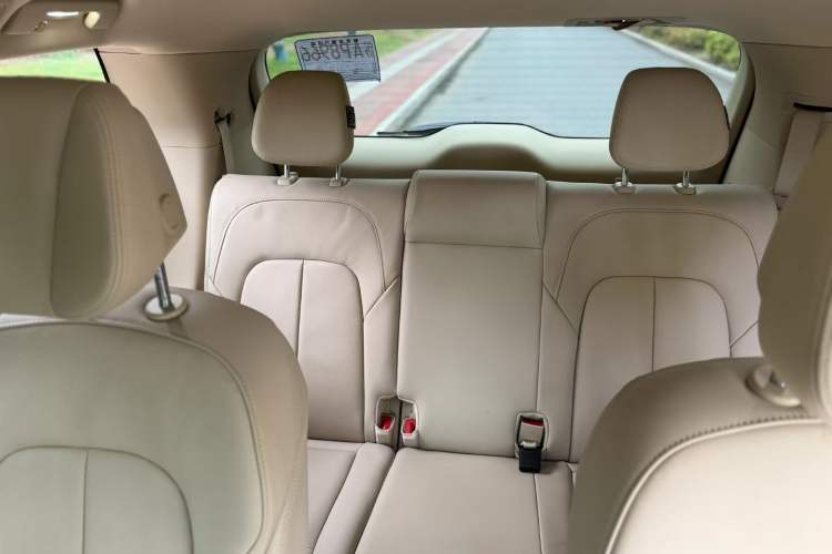 Used Buick GL8 2022 ES Landtrek 653T Luxury Edition