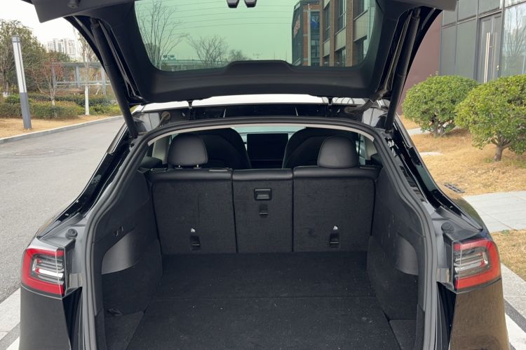 Used Tesla Model Y 2022 Rear-Wheel-Drive Version
