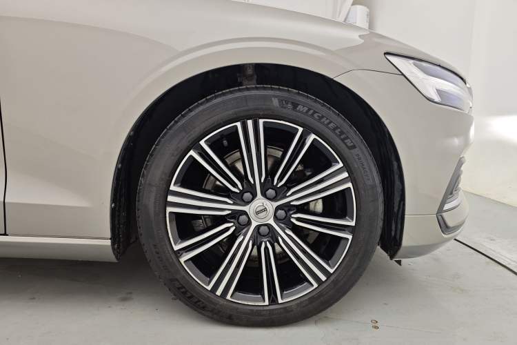 Used Volvo S60 2022 B4 Zhiyuan Luxury Edition