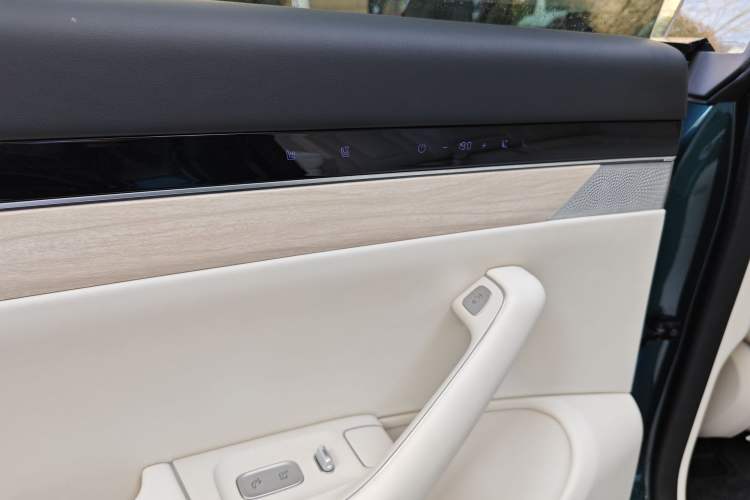 Used Hima Luxeed R7 2026 Model Range-Extending Max