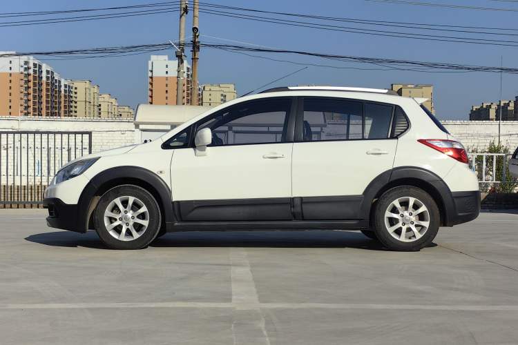Used Venucia R50X 2013 1.6L Manual Model
