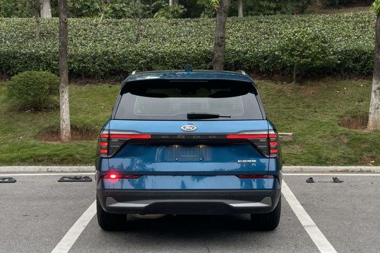 Used Ford Edge 2023 Ford Explorer L 2.0T EcoBoost Two-Wheel Drive 7-Seater Luxury Model
