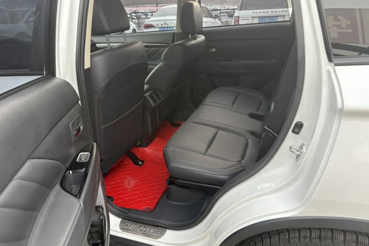 Used Mitsubishi Outlander 2019 2.0L Two-Wheel Drive Comfort Edition 5 Seats China VI Standard
