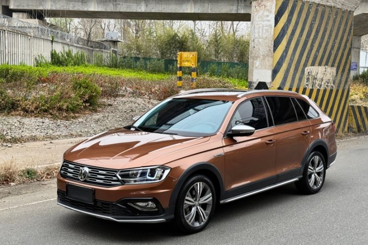 Used Volkswagen C-TREK 2018 1.5L Automatic Luxury Edition