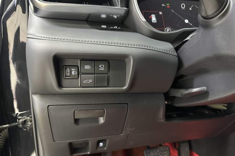 Used Toyota Crown Kluger 2022 2.0T Four-Wheel Drive Prestige Edition Interior 8