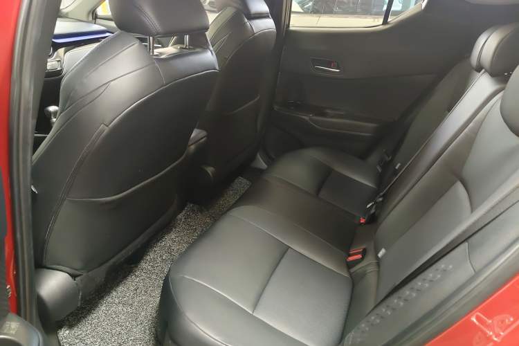 Used Toyota C-HR 2021 2.0L Luxury Edition Interior 2