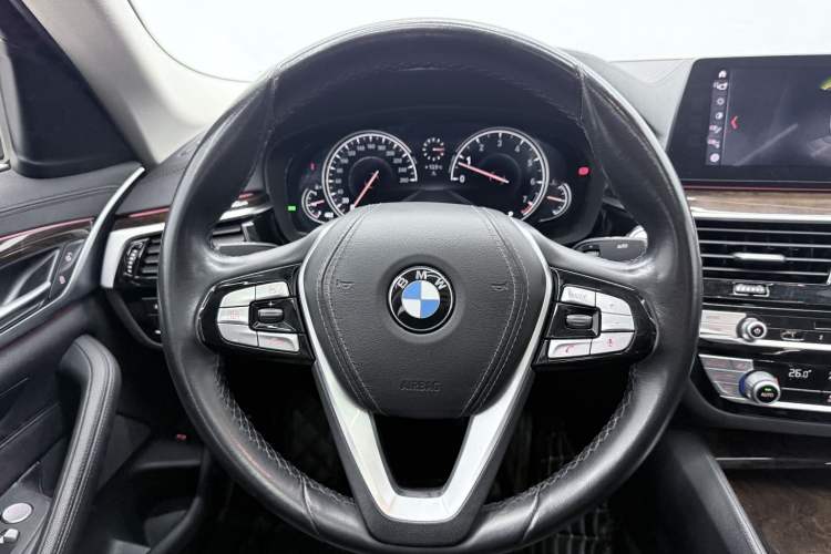 Used BMW 5 Series 2018 525Li Luxury Package
