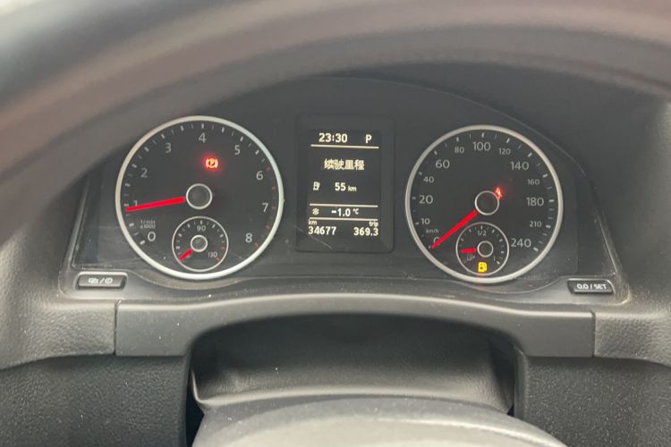 Used Volkswagen Tiguan 2017 300TSI Automatic Two-Wheel Drive Silk Road Luxury Edition Odometer Close Up