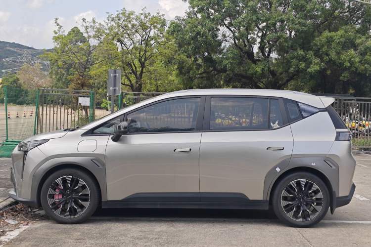 Used AION Y 2022 70 Intelligent Edition Lithium Iron Phosphate Exterior 4