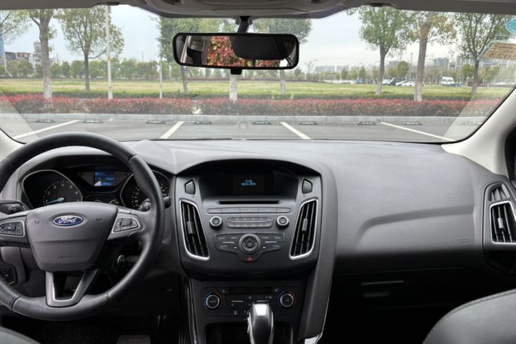 Used Ford Focus 2015 Sedan 1.6L Automatic Trend Model Interior 1