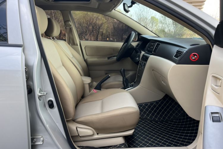 Used Toyota Corolla EX 2013 1.6L Manual Excellence Edition Interior 1