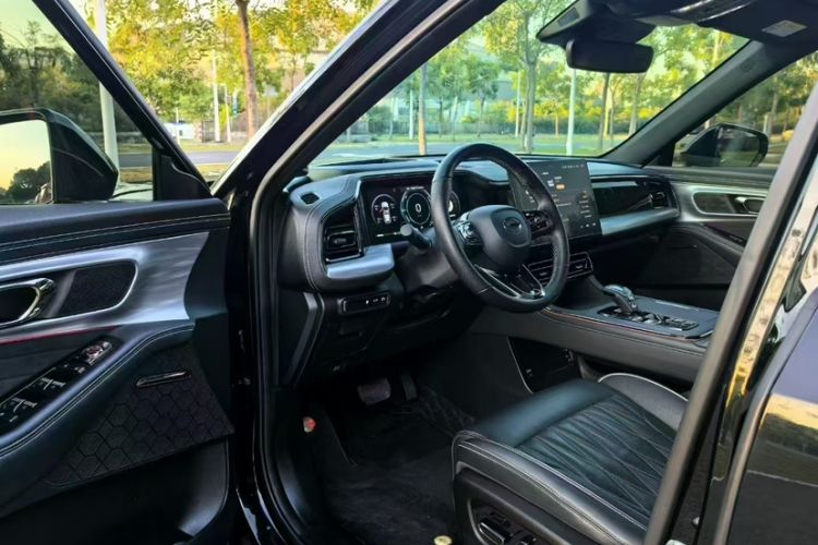 Used GAC Trumpchi GS8 2022 Dual-Engine Series 2.0TM Two-Wheel Drive Prestige Edition (7 Seats)