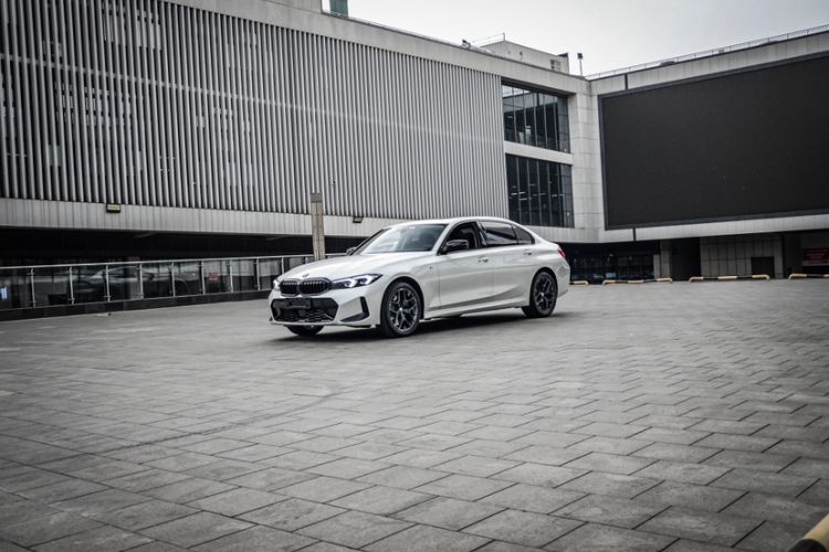 Used BMW 3 Series 2026 330Li M Sport Night Package