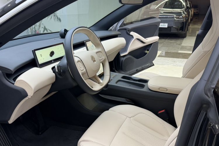 Used Nio ET5T 2024 75kWh Touring Interior 6