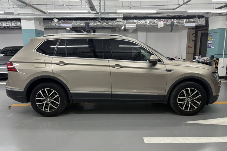 Used Volkswagen Tiguan L 2017 330TSI Automatic Two-Wheel Drive Luxury Edition
