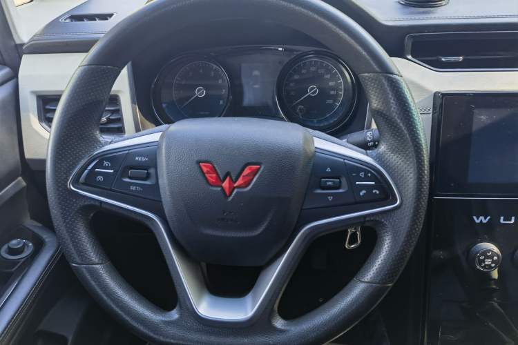 Used Wuling Zhengcheng 2021 1.5T Manual Luxury Version
