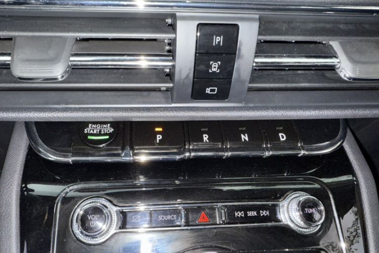 Used Lincoln Corsair 2020 2.0T Two-Wheel Drive Luxury Edition Interior 8