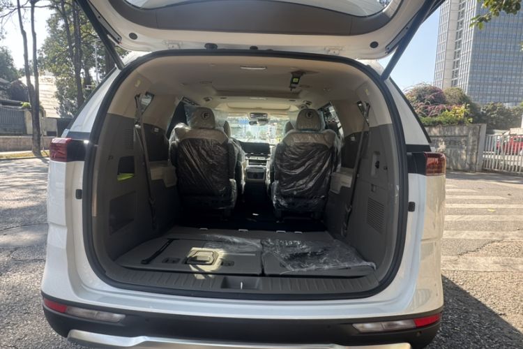 Used Kia Carnival 2026 Model 2.0T Luxury Tech Edition