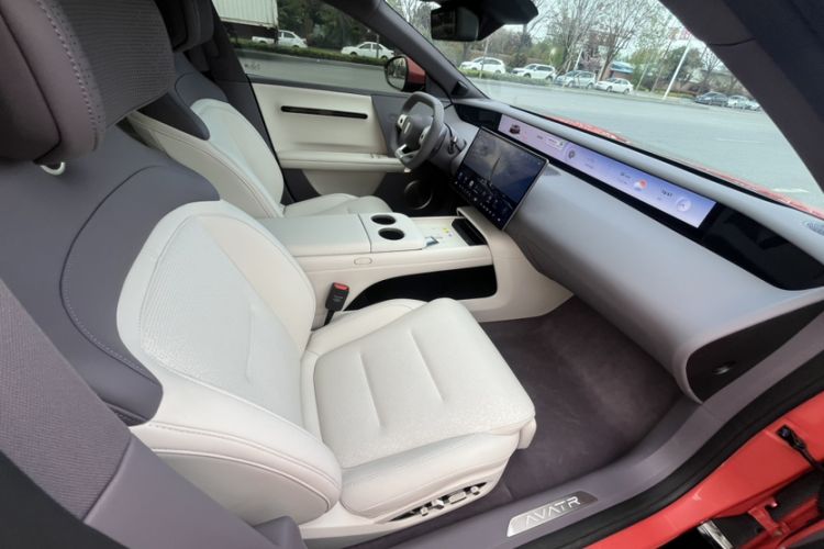 Used Avatr 06 2025 Pro Range-Extended Edition Interior 12