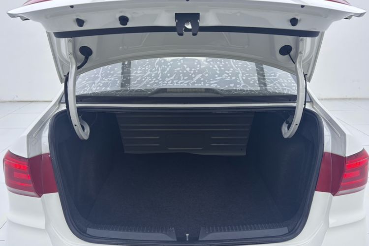 Used Volkswagen Santana 2018 1.5L Manual Comfort Edition
