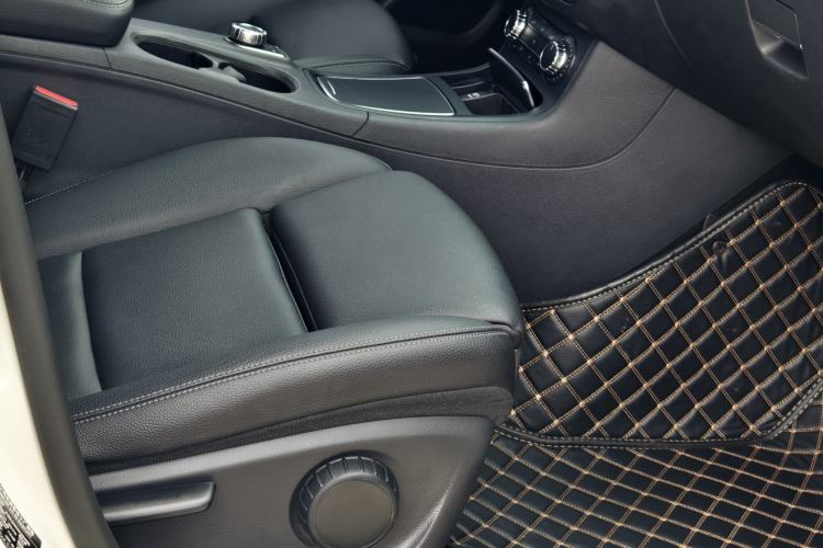 Used Mercedes-Benz B-Class 2018 B 200 Sport Edition Right Front Seat