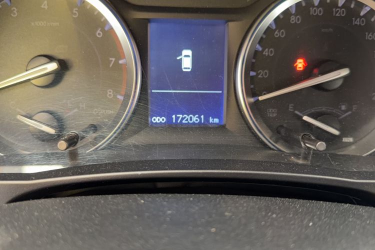 Used Toyota Highlander 2015 2.0T Two-Wheel Drive Elite Edition 5 Seats Odometer Close Up