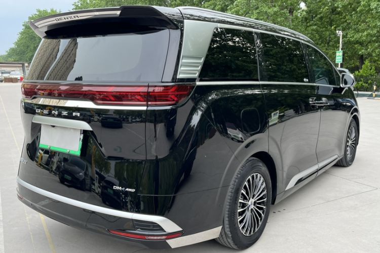 Used Denza D9 2022 DM-i 970 Four-Wheel Drive Flagship Model Exterior 3