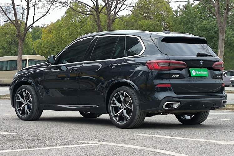 Used BMW X5 2021 xDrive40i Luxury Model with M Sport Package Exterior 6