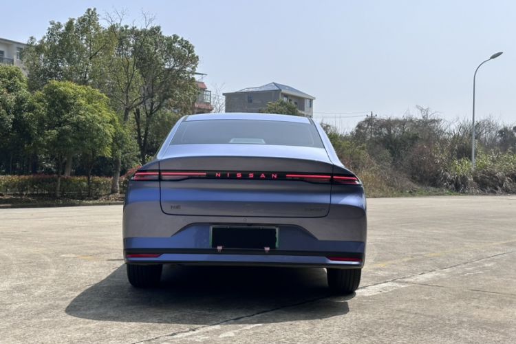 Used Nissan N6 2026 Model 180 Max Exterior 5
