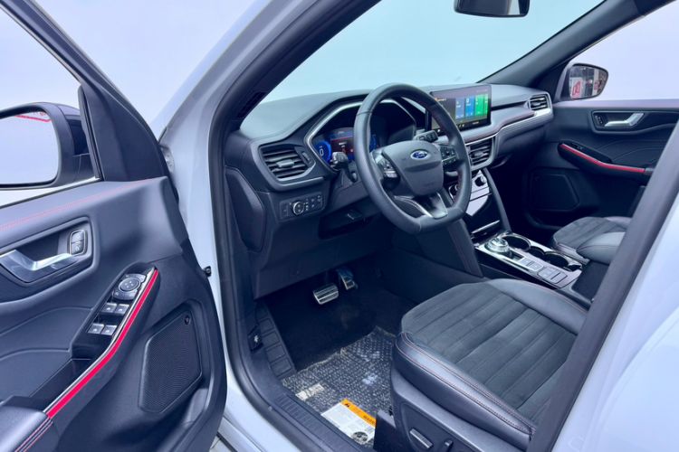 Used Ford Escape 2024 EcoBoost 245 Four-Wheel Drive ST-Line Pro Trim
