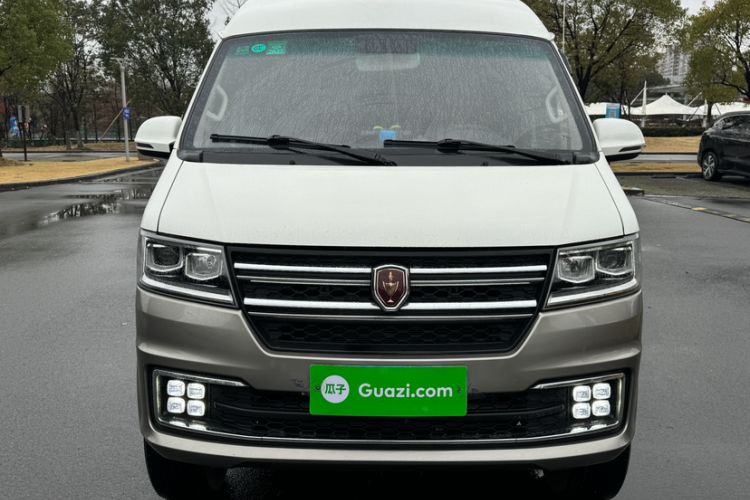 Used Jinbei New Hiace S 2023 1.5L Wealth Edition Passenger Van 5/6/7-Seater Central Air Conditioning Version SWC15M