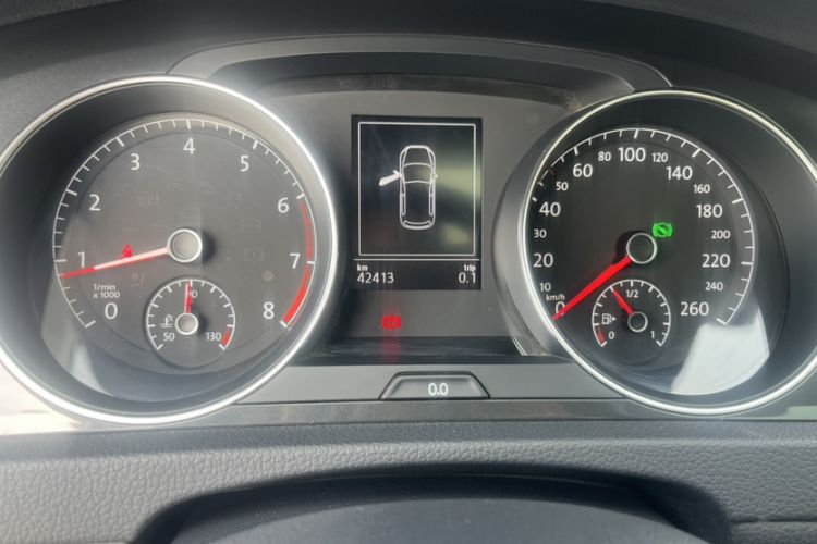 Used Volkswagen Golf 2020 Zhiai Edition 280TSI DSG Comfort Model Odometer Close Up