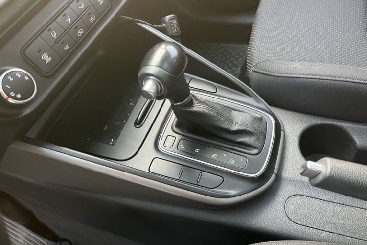 Used Kia Carens 2013 2.0L 7-Seater Automatic Standard Version China V Standard