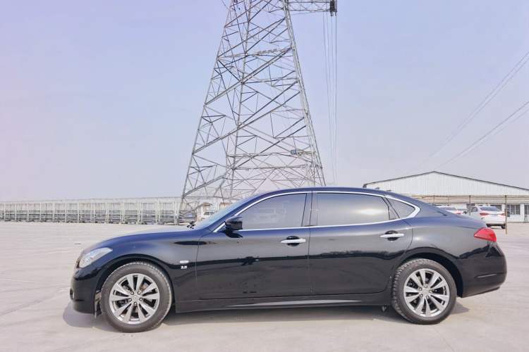 Used Infiniti Q70 2013 Q70L 2.5L Elegance Edition Exterior 5